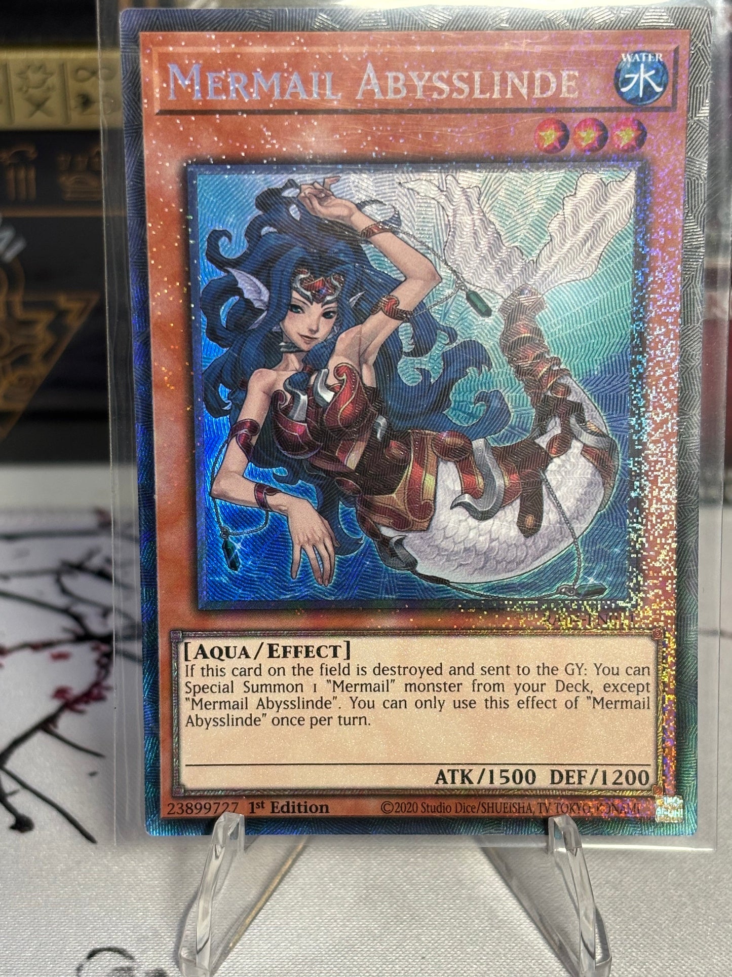 Mermail Abysslinde front view