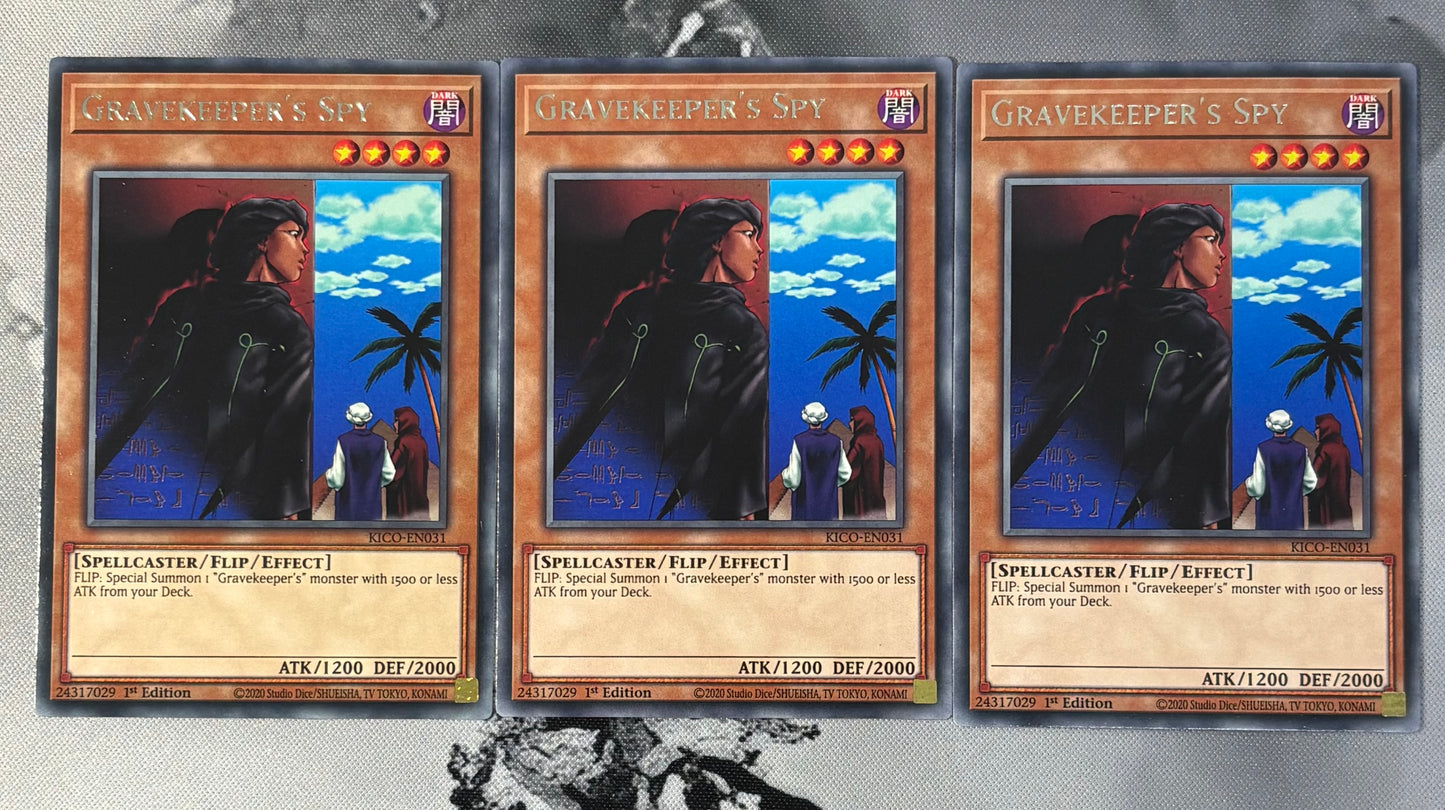 Gravekeeper's Spy Playset - King's Court Rare