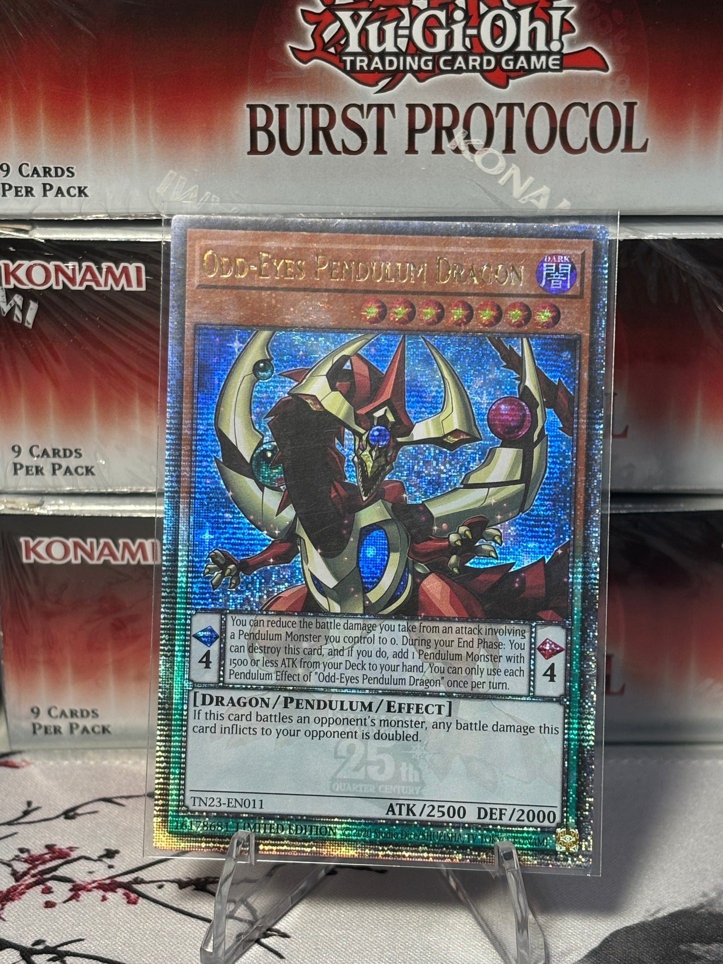 Odd-Eyes Pendulum Dragon front view